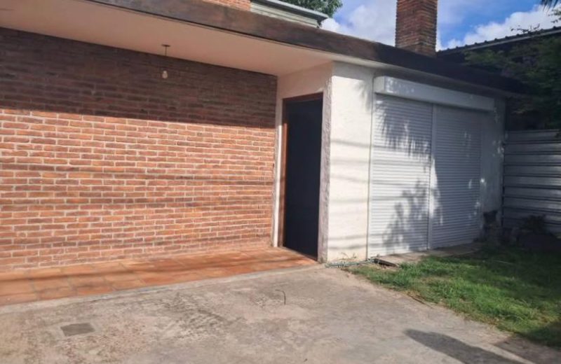 Hermosa casa a dos cuadras del Cure