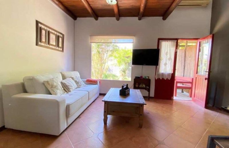Casa entero para 6 personas con jardín en El Tesoro