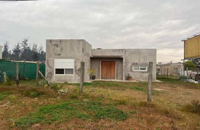 Se vende Casa en Altos de la Laguna