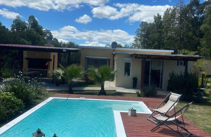 Casa con piscina en punta negra