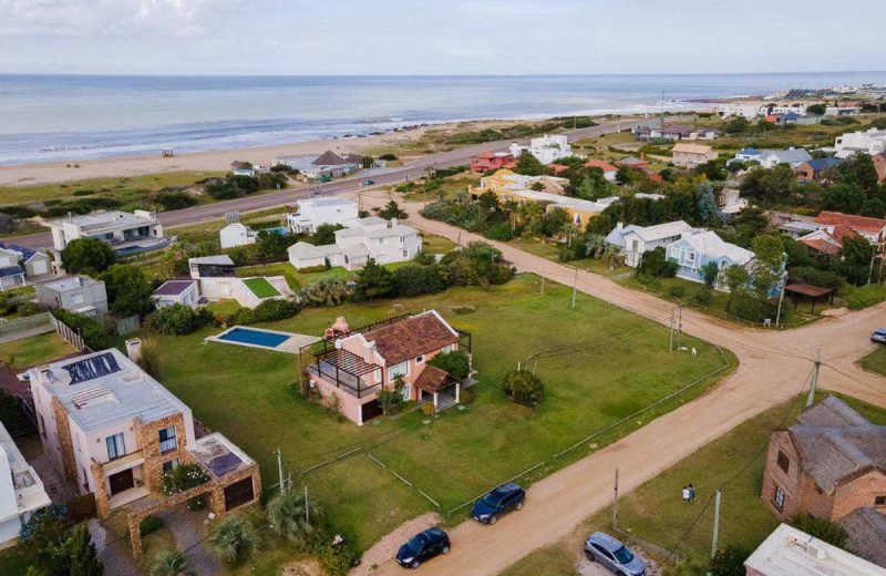 ALQUIER CASA ARIANA